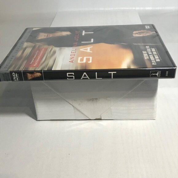 Salt Deluxe Unrated Edition DVD Angelina Jolie Action Thriller - Picture 3 of 3